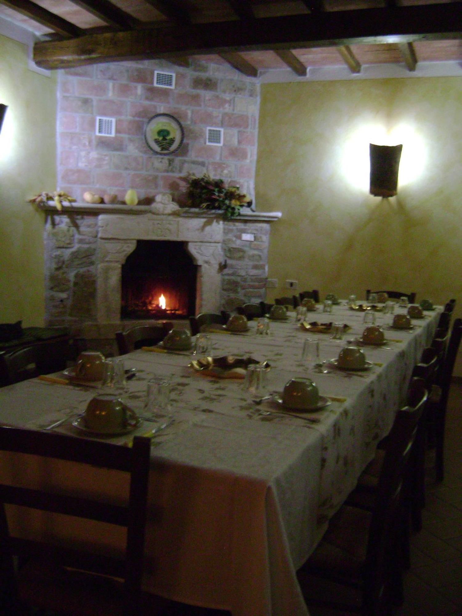 Agriturismo Casa Fibbianello Semproniano Eksteriør billede